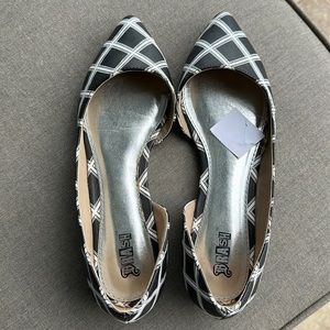 Brash Black & White Flat shoes